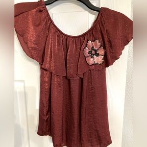 Medium burgundy juniors top or large in kid’s
